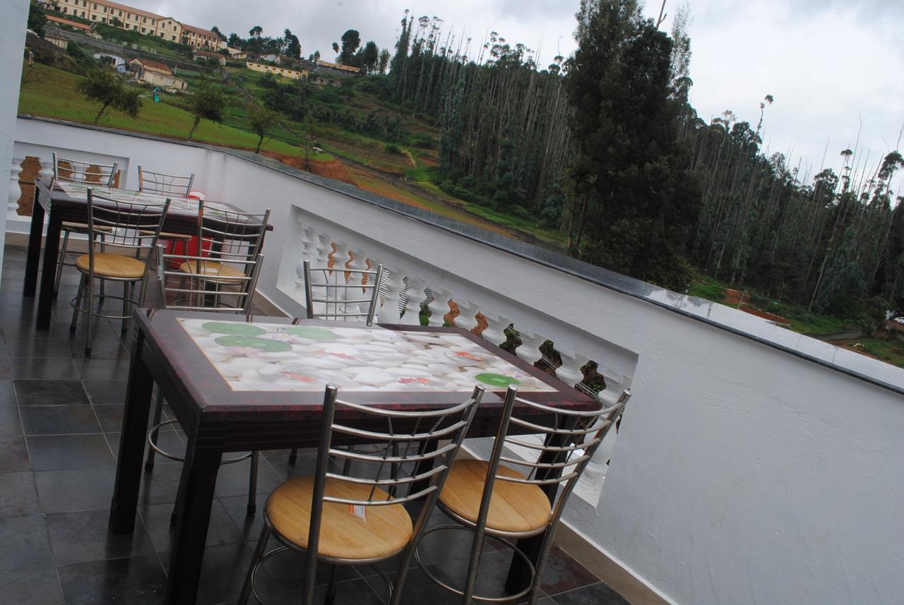 Armster Palace Ooty Exteriör bild